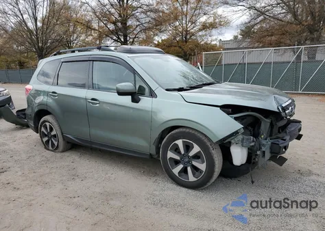 2017 Subaru Forester 2.5I Premium z USA, uszkodzony, nr VIN JF2SJAGC8HH467063